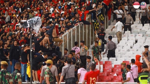 ĐT Indonesia và Malaysia bị FIFA phạt nặng